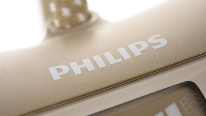 Philips ProTouch 2-In-1 Garment Steamer Champagne