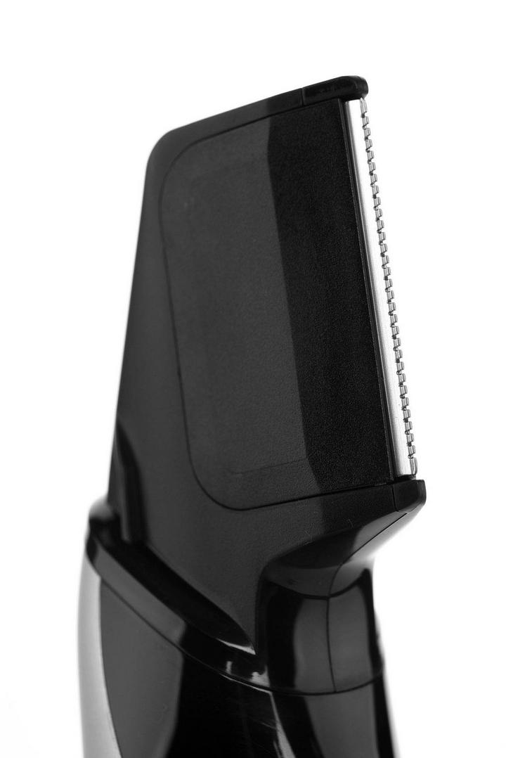 Panasonic I Shape Body Trimmer with a new technology and new shape for perfect trimming, Silver