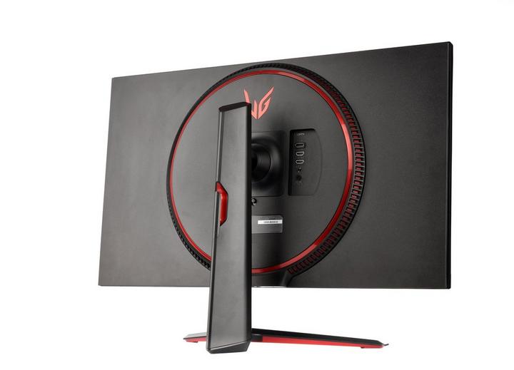 LG 31.5 inch UltraGear QHD 165Hz HDR10 Monitor with AMD FreeSync Premium