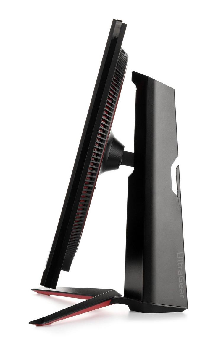 LG 31.5 inch UltraGear QHD 165Hz HDR10 Monitor with AMD FreeSync Premium