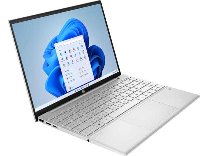 HP Pavilion Aero 13 , AMD Ryzen 7, 16GB , 1TB SSD, 13.3 Inch, Silver.