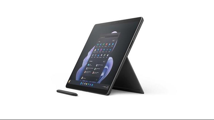 MICROSOFT Surface Pro 9 Convertible, Core i7, 16GB, 256GB SSD, 13 inch Touch, Graphite