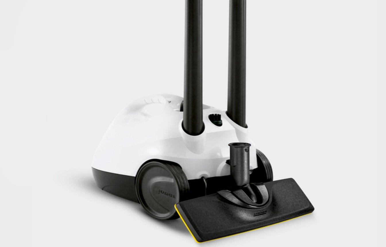 Interior view of Ignis FXV500NFX showing adjustable shelves