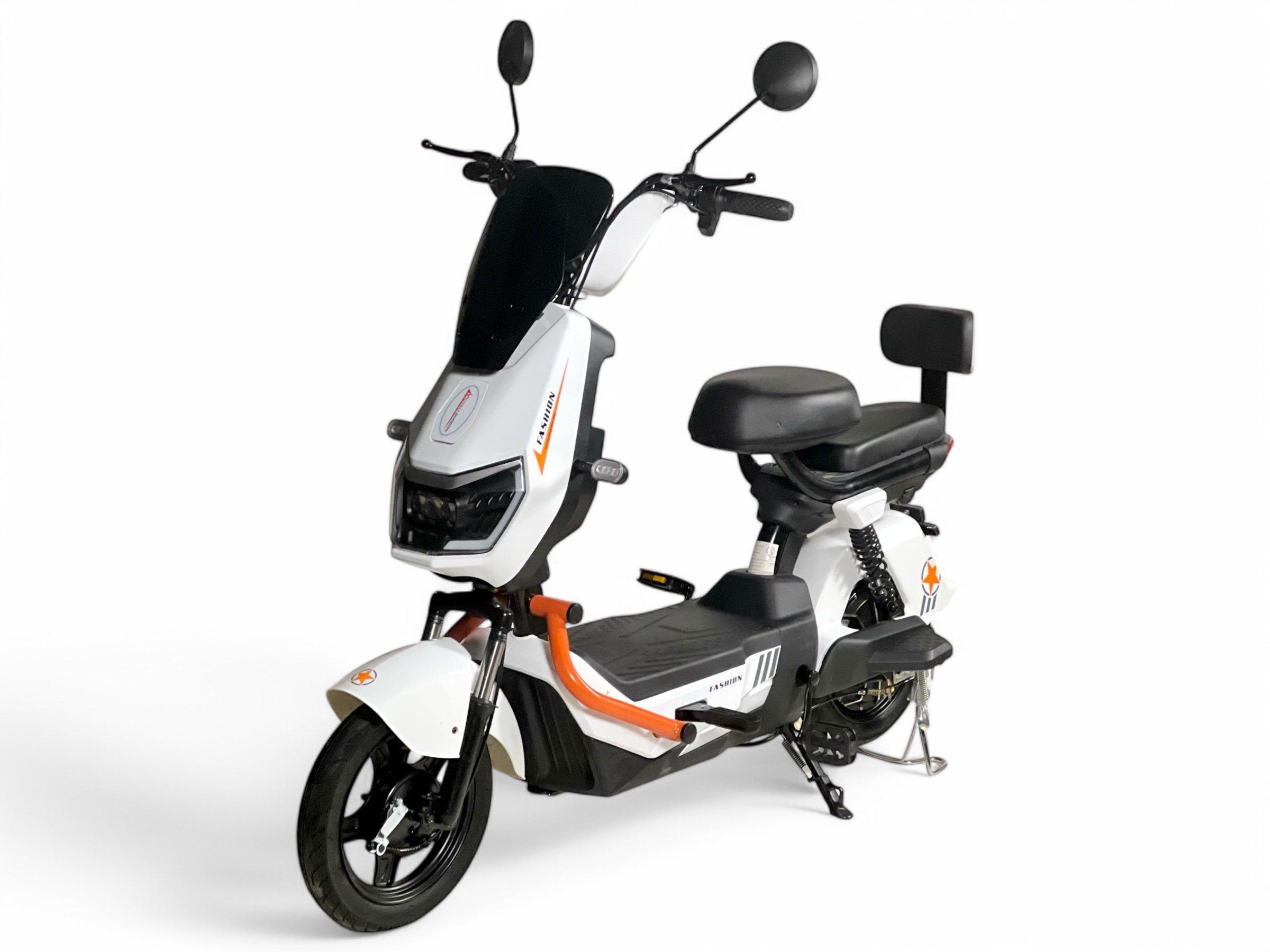 Electric Scooter V30, Electric Kick Scooter With Modren Desgin, Max Speed 30 KM/H Around, Range 20-25-KM, Electric Motor With 4 Batteries, Adult Scooter With 350W Motor 3