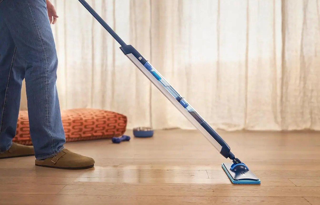 ثلاجة هاير HRF-220NS مع باب مفتوح يظهر الداخل