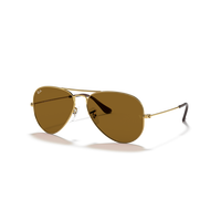 Ray-Ban Mens Aviator Classics Sunglasses.