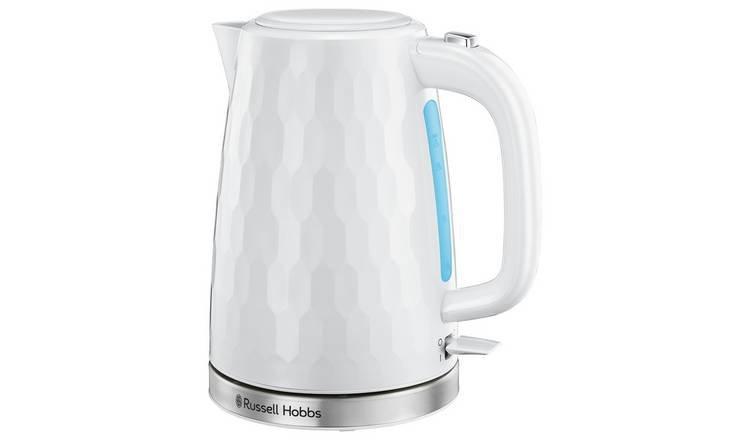 https://media.extra.com/s/aurora/100332816_800/Russell-Hobbs-Honeycomb-Kettle-with-Wireless-tank%2C-1-7L%2C-850W%2C-Appliques-White?locale=en-GB,en-*,*